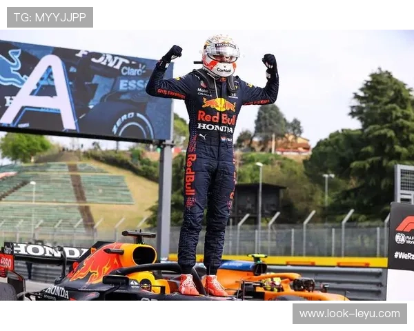 F1赛季最新动态:红牛车队再度称霸,维斯塔潘刷新赛季纪录 F1赛季最新动态:红牛车队再度称霸,维斯塔潘刷新赛季纪录