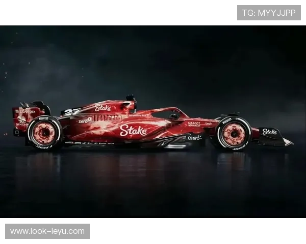 F1赛季精彩回顾与未来展望 各车队竞争激烈 车手们力争巅峰荣誉 F1赛季精彩回顾与未来展望 各车队竞争激烈 车手们力争巅峰荣誉