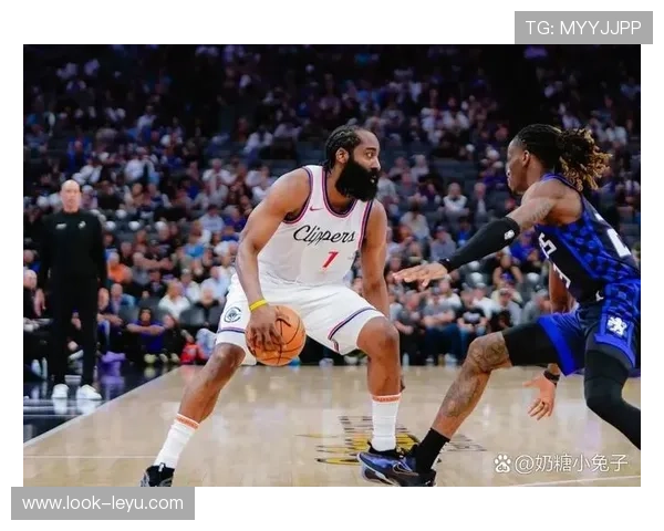 NBA赛场风云再起巨星对决引爆全网季后赛格局悬念持续升级 NBA赛场风云再起巨星对决引爆全网季后赛格局悬念持续升级