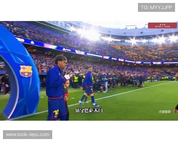 《欧冠小组赛激战正酣 多支豪门争夺晋级资格 曼联与巴萨展开巅峰对决》 《欧冠小组赛激战正酣 多支豪门争夺晋级资格 曼联与巴萨展开巅峰对决》