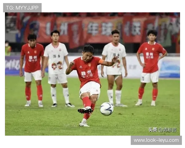 中国足球超级联赛最新赛季展开激烈角逐 各队争夺冠军席位热情高涨