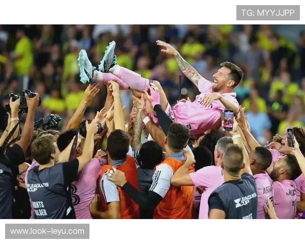 梅西加盟国际米兰震撼球迷 世界足球巨星再续传奇之路 梅西加盟国际米兰震撼球迷 世界足球巨星再续传奇之路