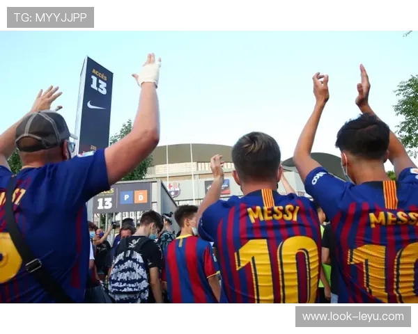 梅西重返巴萨传闻升温 球迷期待传奇归来助力球队复兴