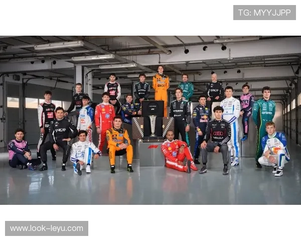 F1赛季最新动态：全球车手争夺战愈加激烈，赛事规则更新引关注