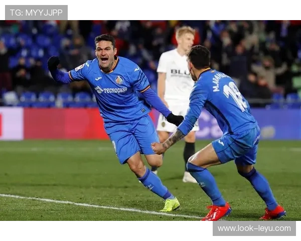 AC米兰宣布新赛季引援计划全力冲击意甲冠军目标