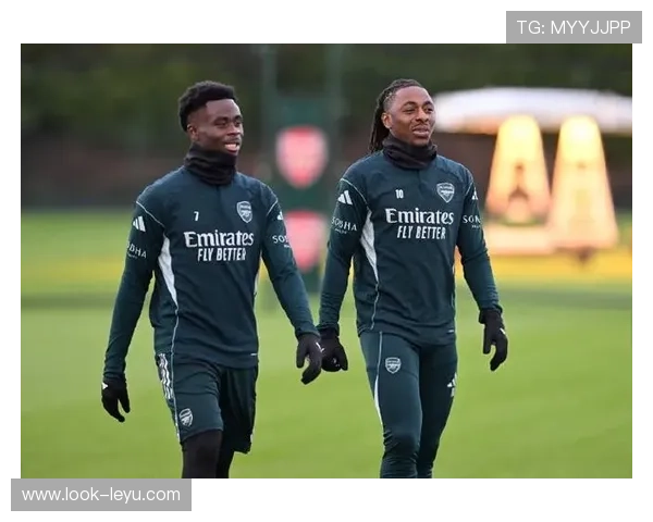 利兹联最新动态：球队备战赛季关键比赛阵容调整分析